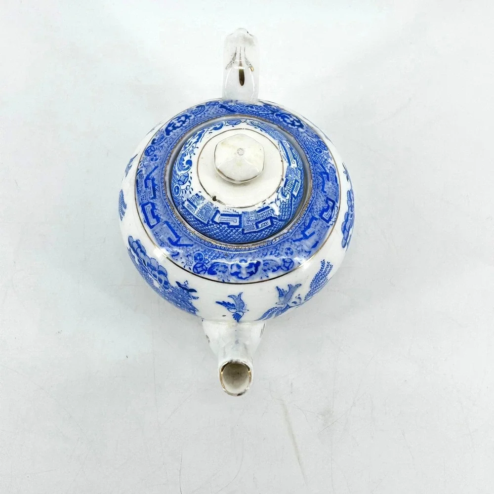 Royal Grafton Blue Willow Bone China Teapot Gold Trim England Pagoda Vintage